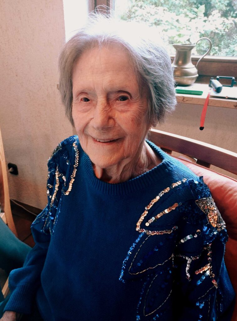 Frau Wolf zum 100. Geburtstag